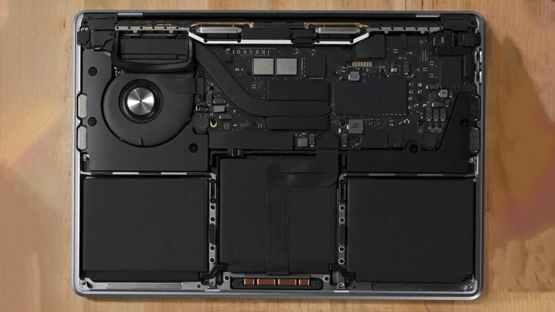 Базовый MacBook Pro M3 оснащен только одним охлаждающим вентилятором